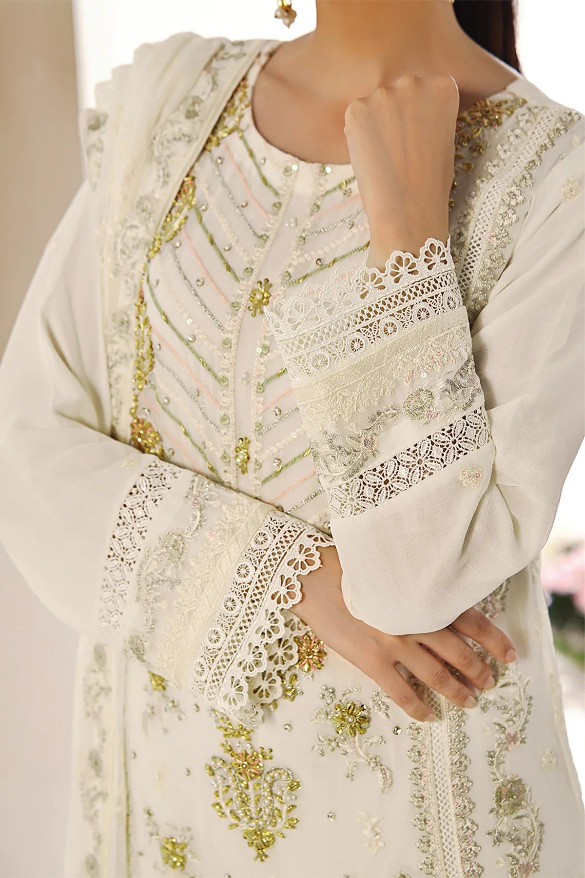 Asiyah-E-Bahar Off White Embroidery Laced Suit