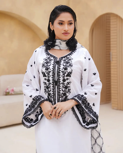 WHITE AMAARA COLLECTION DNZ NO-1524