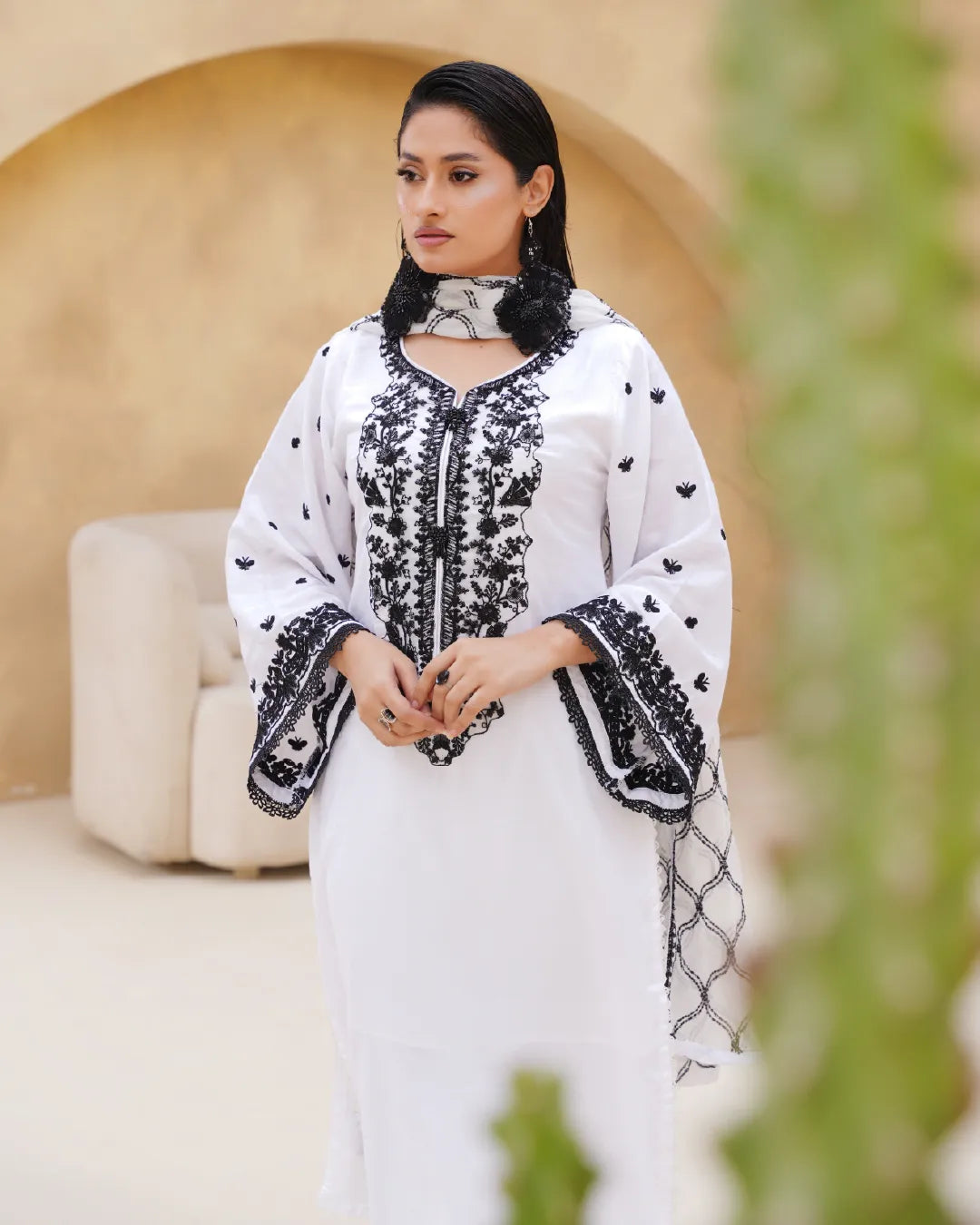 WHITE AMAARA COLLECTION DNZ NO-1524