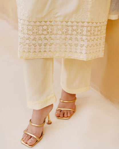 CREAM AMAARA COLLECTION DNZ NO-1523