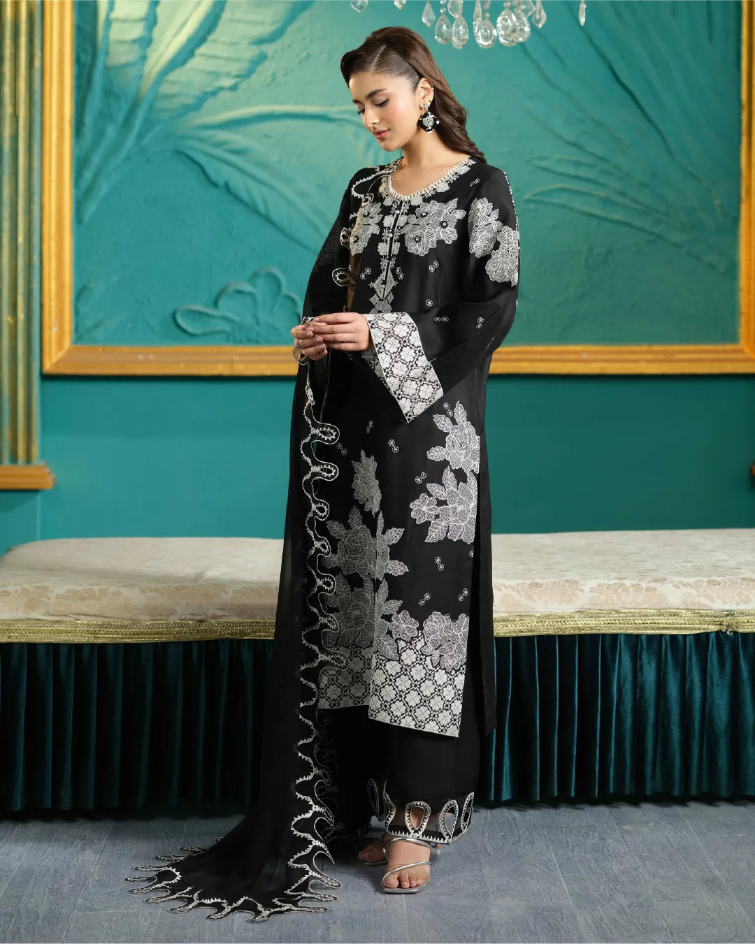 BLACK ALIZAH HEAVY EMBROIDERED COLLECTION DNZ NO